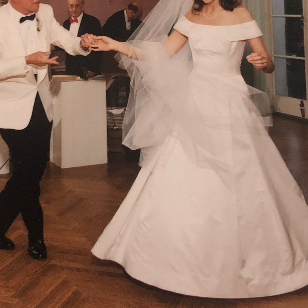 VINTAGE VERA WANG DRESS